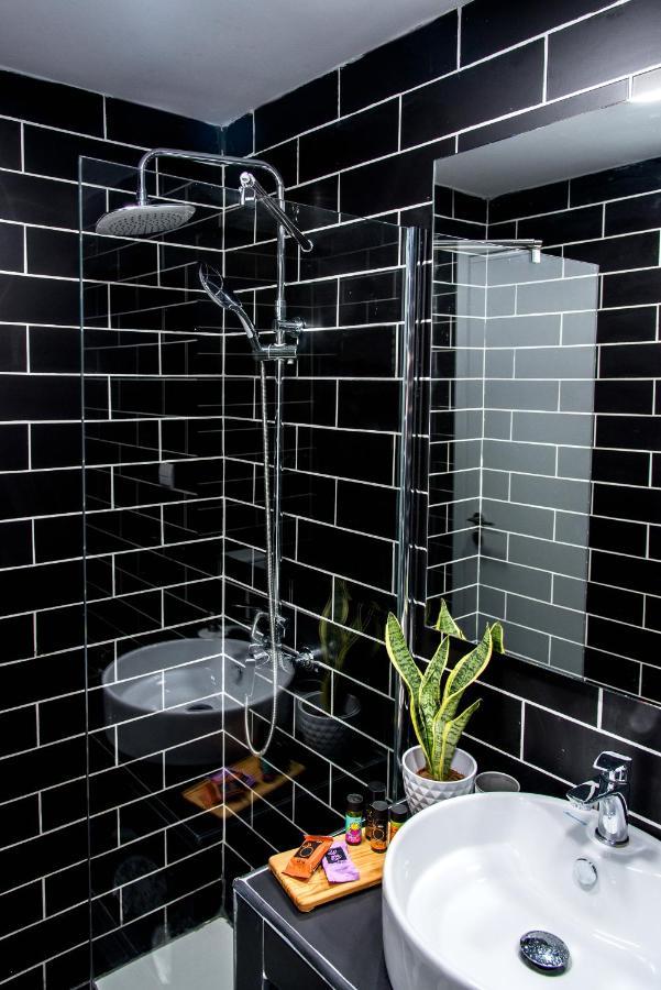 Home Plus Harmonia Atenas Exterior foto